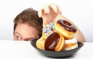 قند در کمین مغز؛ بررسی علمی و روان‌ شناختی چرخه وسوسه‌های شیرین تجهیز گستر