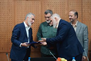 بازدید رئیس سازمان غذا و دارو از کارخانجات گروه سلامت و دارویی برکت در مشهد تجهیز گستر