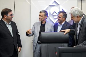 بازدید پرویز فتاح از شرکت پخش البرز تجهیز گستر